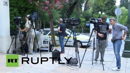 Greece: Tsipras heads back to Maximos Mansion after Hellenic Parliament accept reforms