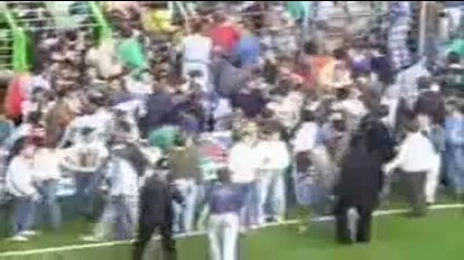 Football Hooligans - Man City v Man United - 1989