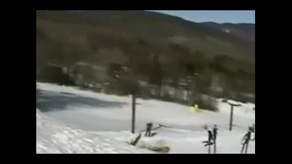 Сноубордист Се Пребива При Опит За Задно Салто