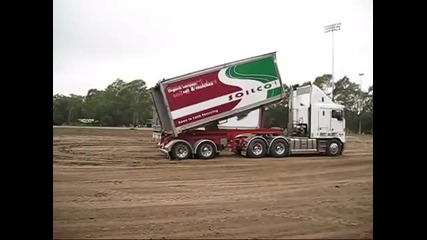 Kenworth with Lusty Ems Trailer