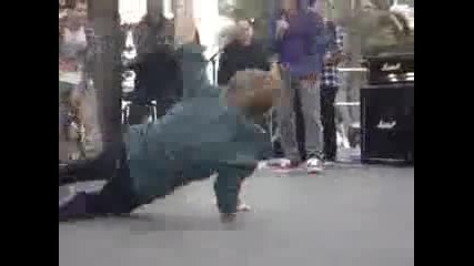Justin Bieber breakdancing 