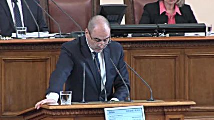 Цветанов към президента: Големите амбиции се раждат с големите комплекси