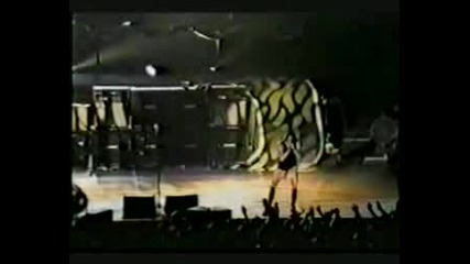 Aerosmith - Somethings Gotta Give - Nine Lives tour