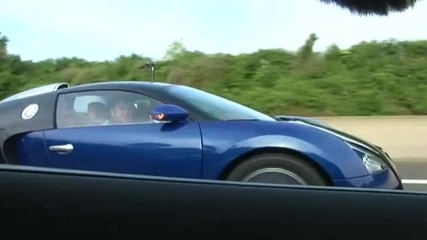 Bugatti Veyron се гаври с Audi R8