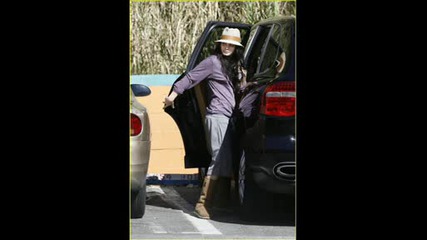 January 31 2009 Nessa Showroom Shopper ;**