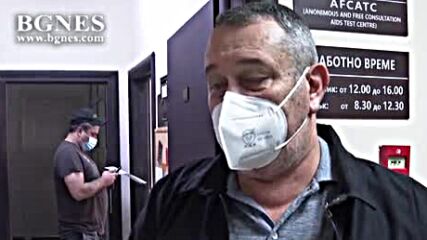 Опашки за ваксини в Бургас и протест срещу зеления сертификат