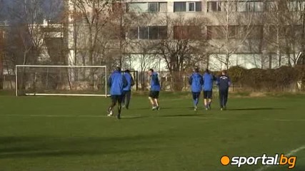 Гара Дембеле вкарва гол от центъра по време на тренировка!