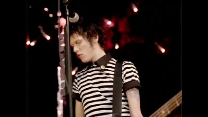 Sum 41 - Underclass Hero [ Official Video]