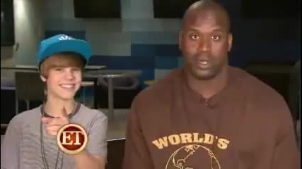 Justin Bieber безмълвен - буквално - With Shaq (август 2010) 