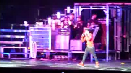 Bieber uu Willow Smith танцуват на сценатаа .. [h]