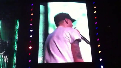 Eminem ft Kon Artis - Criminal [live in Sydney]
