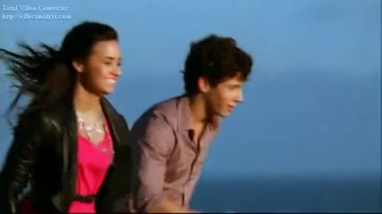 Jonas Brothers, Miley Cyrus, Demi Lovato and Selena Bomez - Send it On [hq]