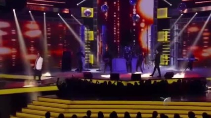 Carlos Ponce y Aaron Diaz - Santa Diabla cantada por en 2013 video Premios Tu