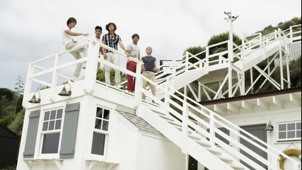 One Direction - What Makes You Beautiful H D