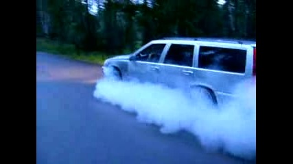 Volvo V70 Burnout