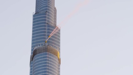 Скок от най-високата сграда в света - Бурдж Халифа!