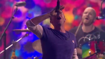 Coldplay - Hymn For The Weekend (live at The Brit Awards 2016)