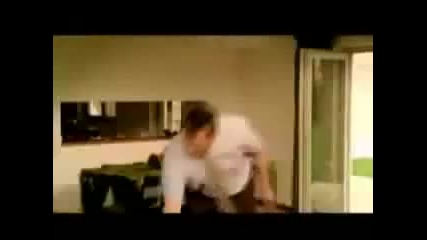 Хванат v шкафа Super Smqh Xd Xd Xd