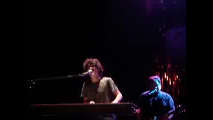 Jonas Brothers - One Day At A Time (live)