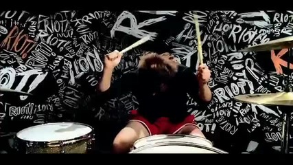 Paramore - Misery Business 