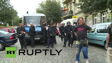 Germany: Scuffles follow police shutdown of unauthorised street market in Berlin