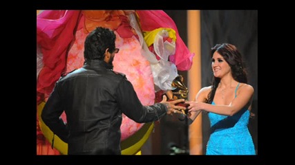 Dulce - Latin Grammys (05.11.09) parte 1 