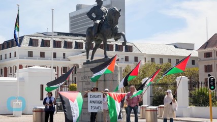 South African Students Demand Rhodes Statue Removal