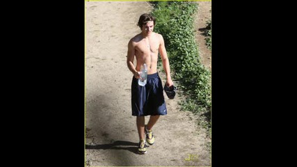 Zac Efron - Hot