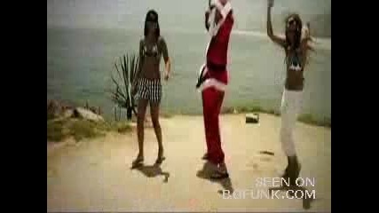 Santa Claus and Chicks In Rio