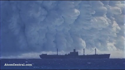 Огромна експлозия под водата