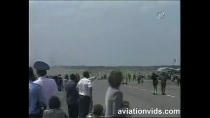Потресаващ инцидент - Sukhoi Su-27 Crash in Detail