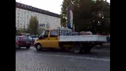 Супер нагъл шофьор на кръстовище в София