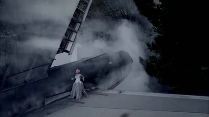 Rihanna ft. Nicki Minaj - Fly { high quality }