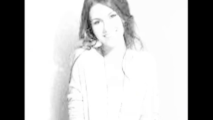 » Victoria J. is like a pyramid «