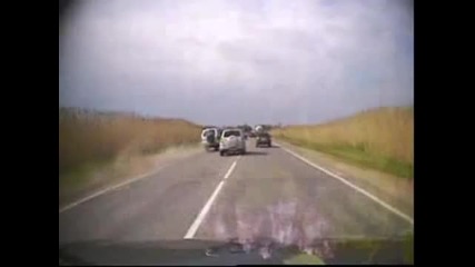 Тия двамата са супер луди! Много опасно шофиране!