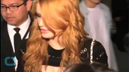 Bella Thorne &amp; Guy Who's Not Brandon Lee Kiss at Lakers Game...So Who Is She Really Dating?