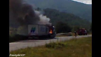 Тир се запали и изгоря малко след Новачене - Ботевградско. 