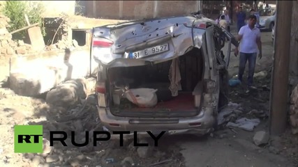 Turkey: Burnt-out cars litter Diyabikir after PKK clash with security forces