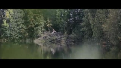 Сам на пътя.