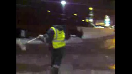 Полицаи Играят Беизбол