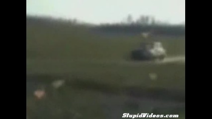 Лудак се разбива с Жигула 