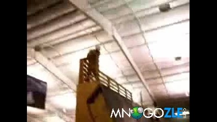 Тройно задно салто на рампа