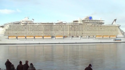 Огромният круизен кораб: Oasis Of The Seas