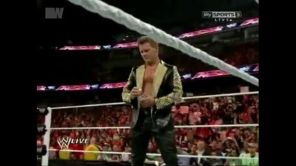 Chris Jericho полива с бира Cm Punk // Wwe Raw Supershow, 9.4.2012