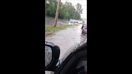 Потоп блокира Перник