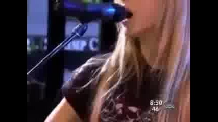 Avril Lavigne - Nobodys Home (live) [2004]