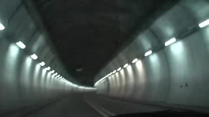 Aston martin vantage v8 в тунел