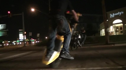 Motorcycle Stunts Red and Yellow Blox Starz