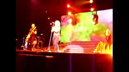 Kelly Clarkson Walk Away Live Adelaide March 2008 