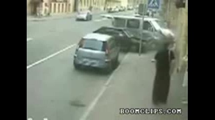 катастрофа за малко не уби жена на място